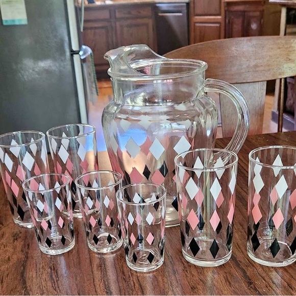 Vintage MCM Harlequin Diamond Pitcher & 7 Glasses Set – Pink, Black & White - Picture 10 of 10